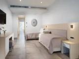 Swim Up Quadruple Junior Suite with pool view