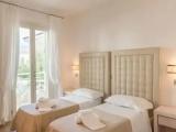 Standard Quadruple room with view