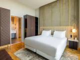 Corner Double Suite with water view