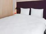 SMART Standard Double Club Floor room