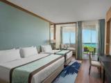 Superior room with partial sea view