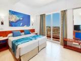 Family room with balcony and with sea view