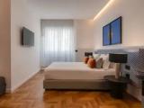 With window Triple room