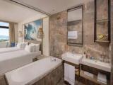 Premium Double room with partial ocean view