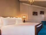 Boulevard Double Suite with strip view