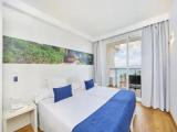 Double room with partial sea view