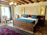 Signature Double Suite