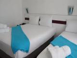 Standard Triple room with sea view