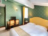 Double room with partial lake view