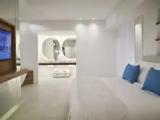 Signature Private Pool Double Suite