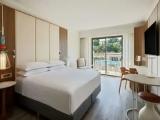 Deluxe room with balcony and with pool view
