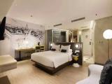 Double Yello Suite Monas View