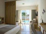 Superior Sharing Pool Double Family room
