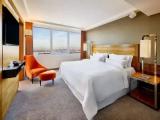 2 Bedrooms Sky Quadruple Club Suite