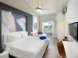 Swim Out Quadruple room