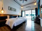 Blue Double room with pool view