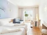 Double room with partial sea view
