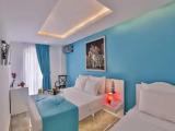 The Turquoise Triple room