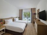 Accessible Twin room with land view