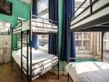 Sextuple room