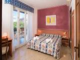 Double room with balcony and with partial sea view