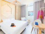 Cocoon Triple room with Old Port view
