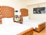 Deluxe Quadruple room with Beverly Hills view
