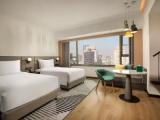 Standard Triple room Nanjing Road View