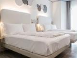 Deluxe Junior Suite with partial sea view