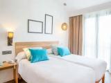 1 Bedroom Sensiland Double Apartment with pool view