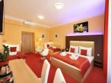 Connected Sextuple Family room