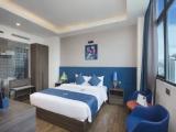 Senior Deluxe Double room with city view
