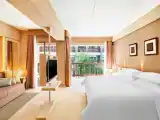 1 Bedroom Larger Double Suite with Lagoon view