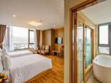 Deluxe Triple room with partial sea view
