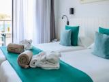 Double room with balcony and with sea view