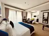 Premier Twin room