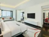 Presidential Double Club Suite with river view