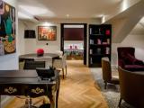 Signature Double Suite