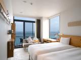 Corner Double room with view
