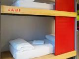 Quintuple room