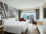 Club Level Double room with city view