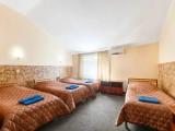 Quintuple room