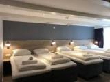 Sextuple room