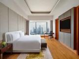 Grand Club room with city view