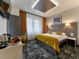 Deluxe with Water World Access Double Apartment