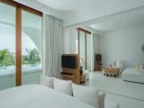 1 Bedroom Oceanfront Double Pool Suite