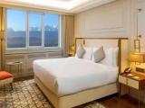 Executive Double Club Suite with mountain view