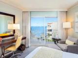 Double room with partial bay view