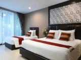 Poolside Triple room
