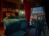 Suite with canal view